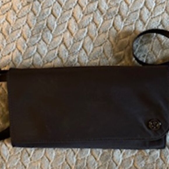 Lululemon Black Crossbody – Like New - Picture 1 of 4